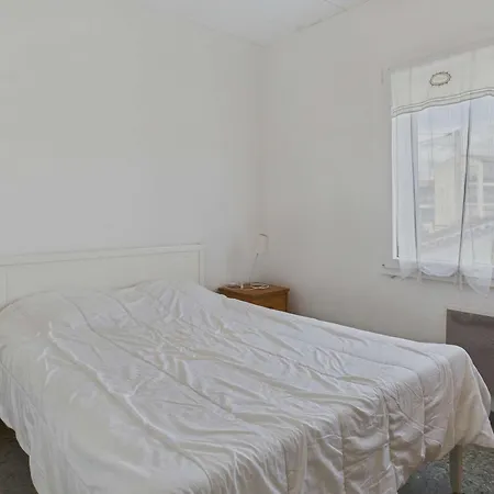 3 Pieces Proche Et Commerces, 6 Couchages, Balcon - Agde - Fr-1-423-198 Le Grau d'Agde
