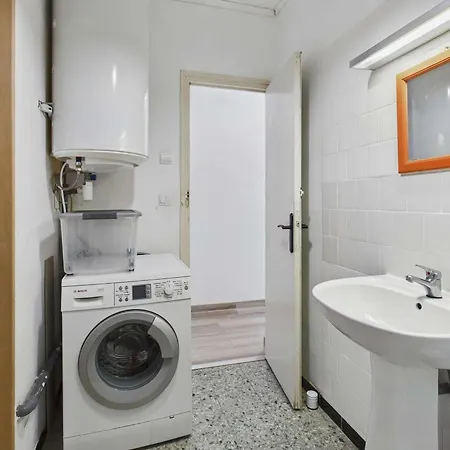 3 Pieces Proche Et Commerces, 6 Couchages, Balcon - Agde - Fr-1-423-198 Apartamento